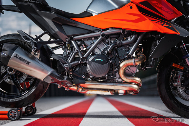 KTM 1390 SUPER DUKE GT 新型