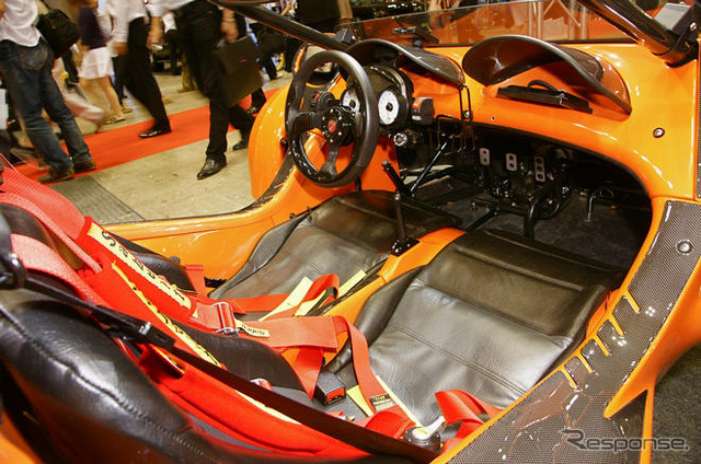 【東京スペシャルインポートカーショー09】普通免許でライドOK! 三輪ビークル時代が到来?