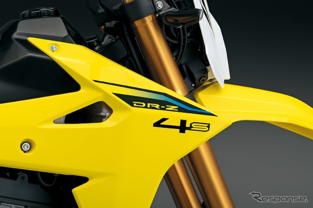 スズキの新型デュアルパーパス『DR-Z4S』