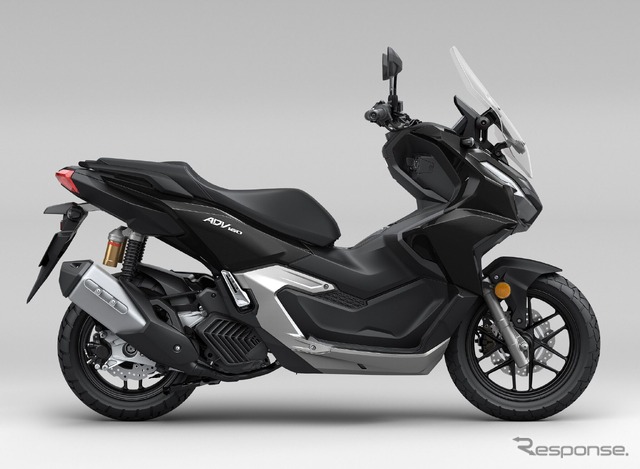 ホンダ ADV160(アステロイドブラックメタリック)