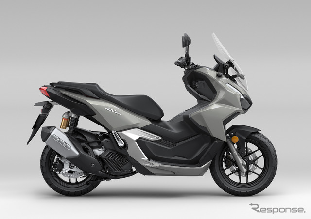 ホンダ ADV160(パールスモーキーグレー)