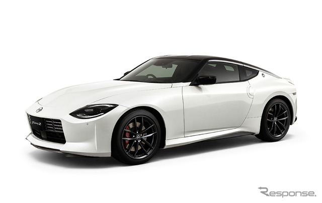 日産 フェアレディZ の2025年モデル(新色ブリリアントホワイトパール/スーパーブラック 2トーン)