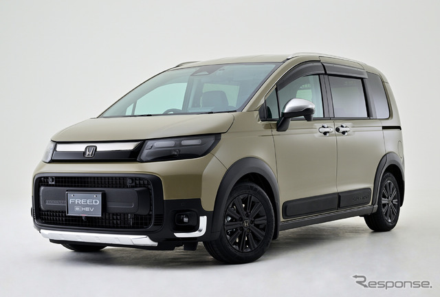 ホンダ・フリード クロスター 5人乗り（純正アクセサリー装着車）