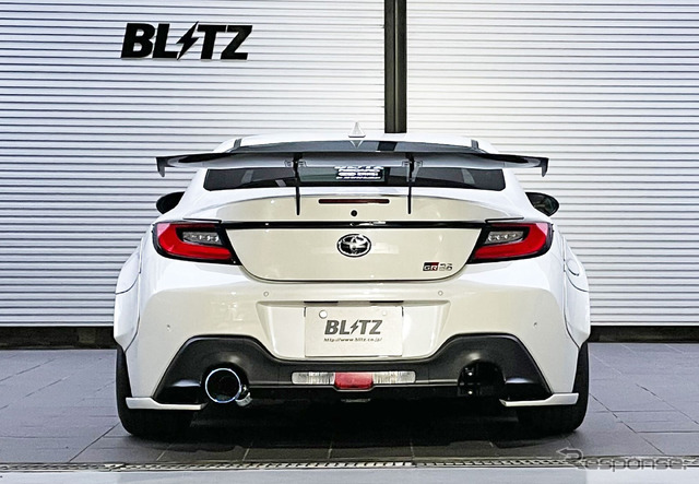 ブリッツのオールチタン製エキゾーストシステム「ニュルスペックF-Ti」