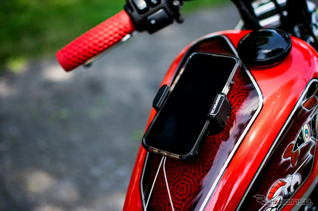 超強力マグネット式バイク用スマホホルダー「FREAKMOUNT2.0」