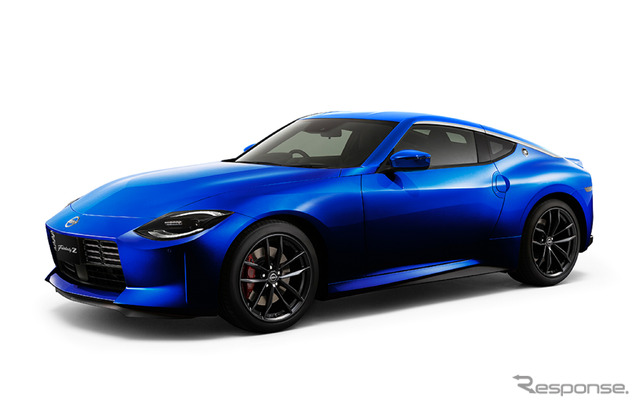 日産 フェアレディZ の2025年モデル(新色ワンガンブルー)