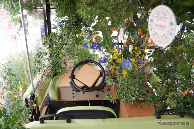 「Local Green Festival '24」に展示されたヤマハのグリーンスローモビリティ