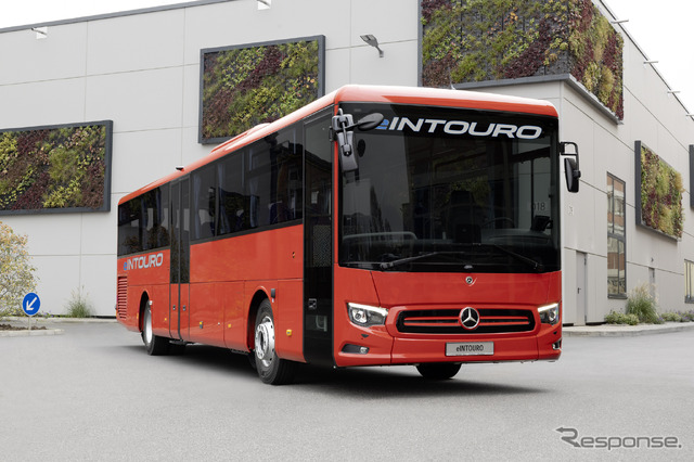 メルセデスベンツの新型EVバス『eIntouro』