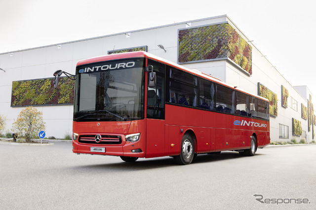 メルセデスベンツの新型EVバス『eIntouro』
