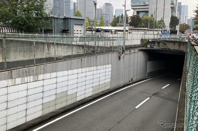 八重洲トンネル南行出口