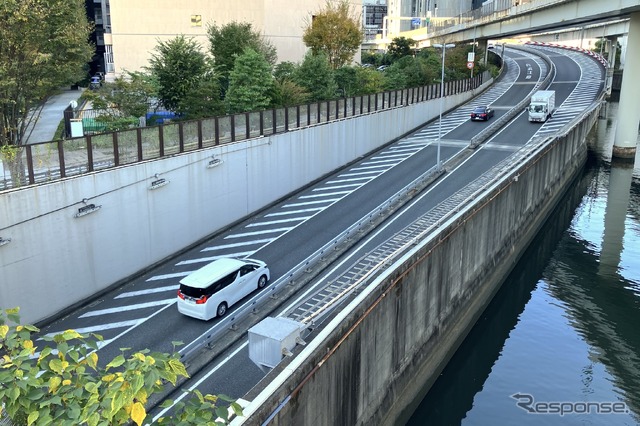 左手前が八重洲トンネル北口、右奥が神田橋JCT