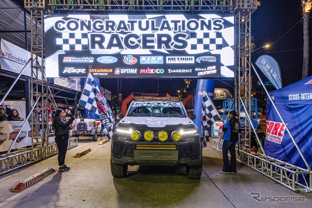 JAOSが「SCORE World Desert Championship 57th SCORE BAJA 1000」でクラス優勝