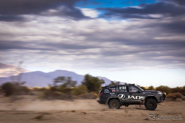 JAOSが「SCORE World Desert Championship 57th SCORE BAJA 1000」でクラス優勝