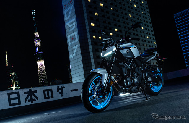 ヤマハ MT-07 Y-AMT 2025年モデル。変わらず『The Dark side of Japan』をテーマに掲げる。