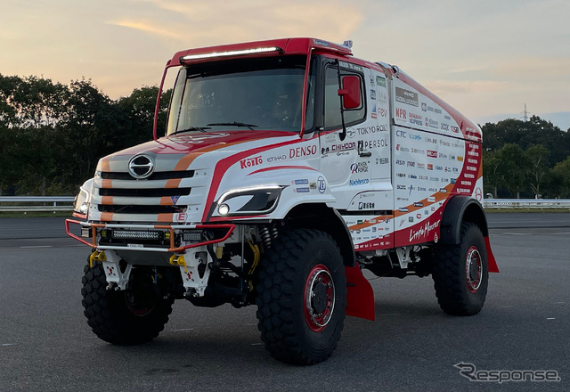 日野チームスガワラのHINO 600シリーズ