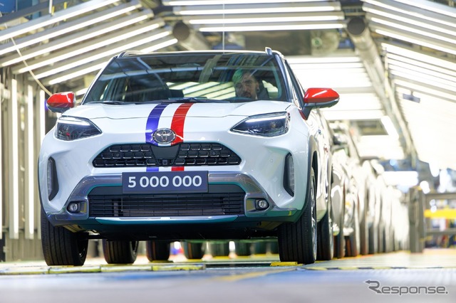 仏工場の生産500万台を祝う特別仕様のトヨタ『ヤリスクロス』