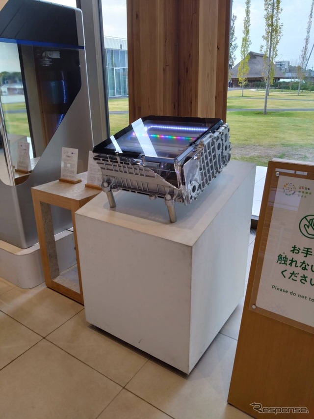 水電解スタック(カットモデル)
