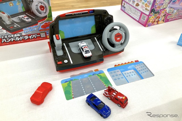 トミカを運転! ハンドルドライバー(タカラトミー、6820円)