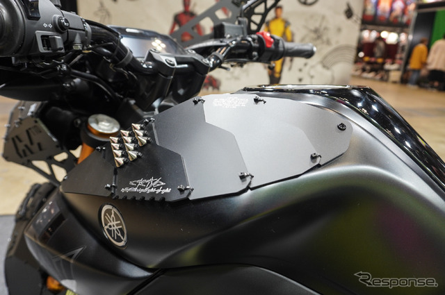 ヤマハ発動機×中央町戦術工芸「装甲弐輪試作機『駆動125』」(東京コミコン2024)