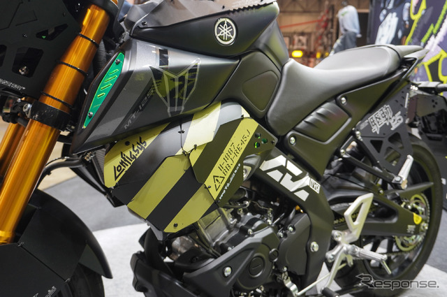 ヤマハ発動機×中央町戦術工芸「装甲弐輪試作機『駆動125』」(東京コミコン2024)