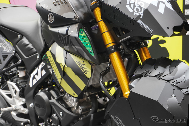 ヤマハ発動機×中央町戦術工芸「装甲弐輪試作機『駆動125』」(東京コミコン2024)