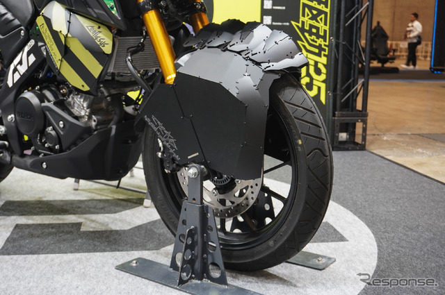 ヤマハ発動機×中央町戦術工芸「装甲弐輪試作機『駆動125』」(東京コミコン2024)