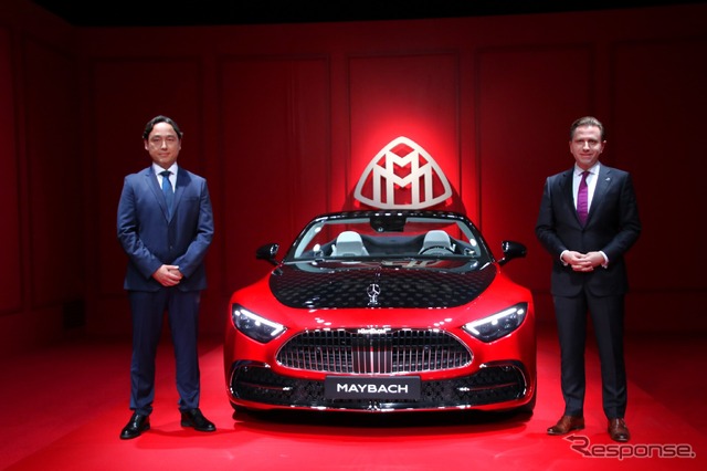 メルセデス・ベンツ日本社長兼CEOノゲルティンガー剛氏(左)とメルセデスマイバッハブランドの責任者 ダニエル・レスコー氏(右)