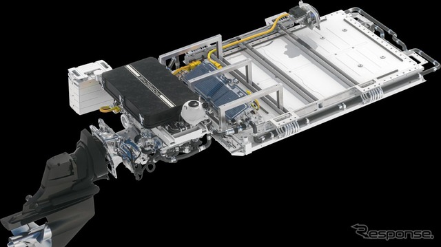 ポルシェの電動スポーツボート「フラウシャー x ポルシェ 850 ファントム」
