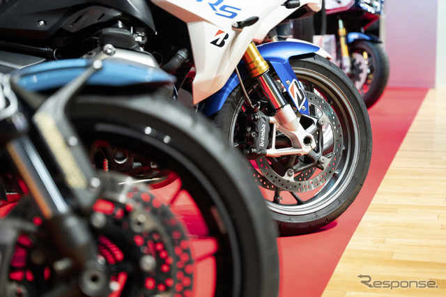 ブリヂストン「BATTLAX SPORT TOURING T33」