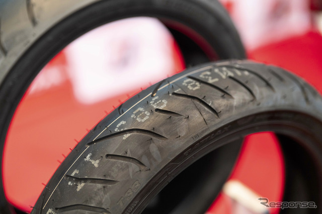ブリヂストン「BATTLAX SPORT TOURING T33」