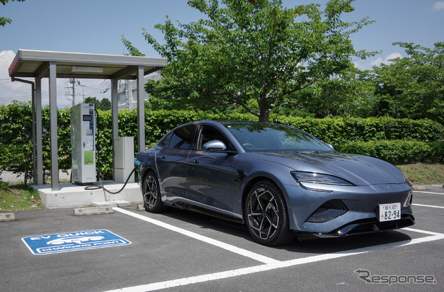 CHAdeMO（チャデモ）急速充電器で充電するBYD SEAL