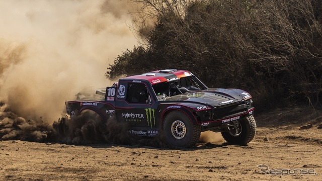 SCORE World Desert Championship 年間チャンピオン / アラン・アンプディア選手 (Dr)