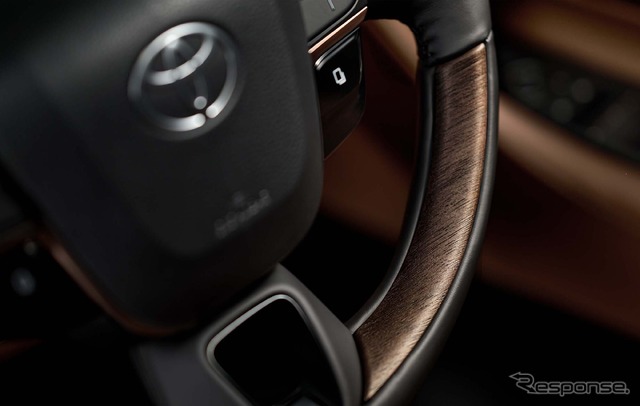 トヨタ・ヴェルファイア・エグゼクティブラウンジ(PHEV・E-Four)