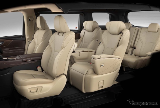 トヨタ・アルファード・エグゼクティブラウンジ(PHEV・E-Four)