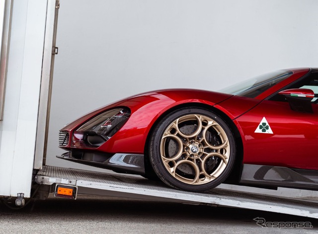 アルファロメオ『33ストラダーレ』新型の第1号車を生産完了