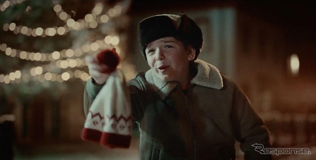 ランボルギーニのクリスマス映像『スノーボール』