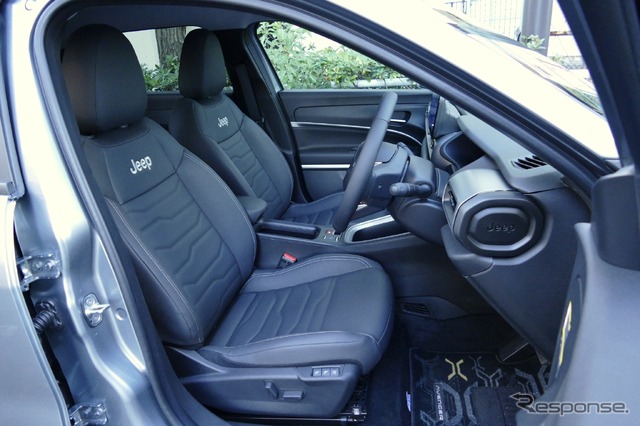 ジープ アベンジャー アティテュード(JEEP Avenger Altitude)