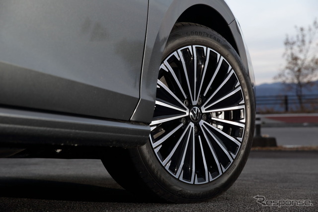 VW パサート 新型(eハイブリッド エレガンス)