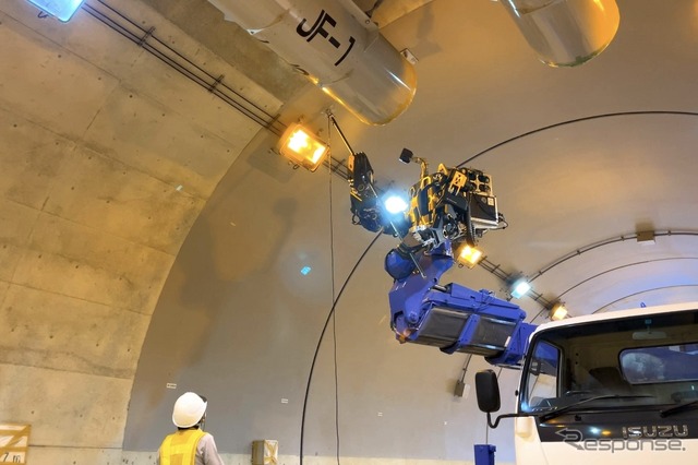 福島ロボットテストフィールドでの零式人機 ver.2.0 の実証試験:トンネルの点検・清掃作業