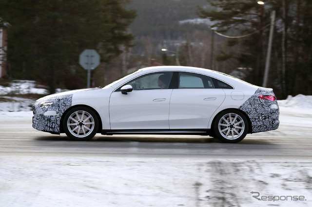 メルセデスベンツ CLA 次期型、ICE搭載仕様のプロトタイプ
