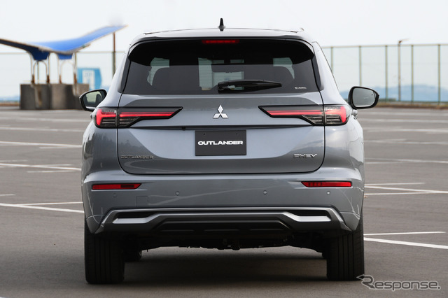 三菱 アウトランダーPHEV