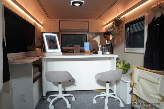 WELL Cabin OFFMO 美容/リフレッシュチャージルーム(パナソニックオートモーティブシステムズ/東京オートサロン2025)