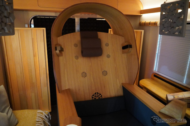 WELL Cabin OFFMO プライベートエンタメルーム(パナソニックオートモーティブシステムズ/東京オートサロン2025)