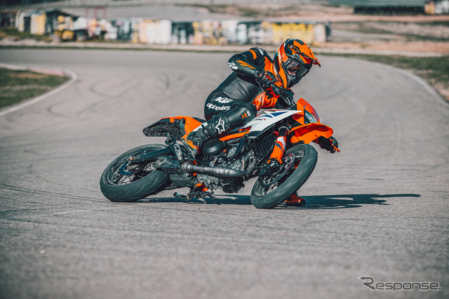 KTM『390 SMC R』の2025年モデル