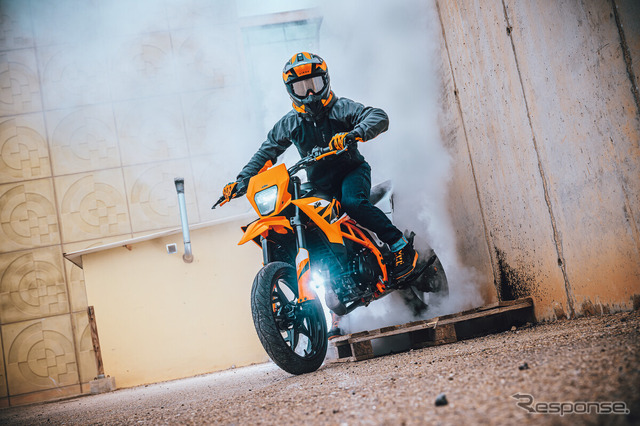 KTM『390 SMC R』の2025年モデル