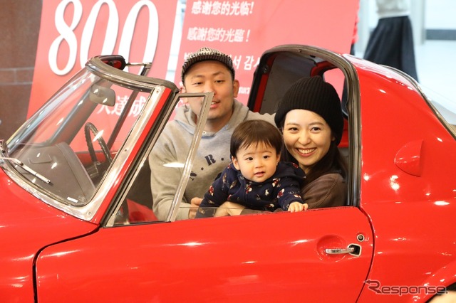 トヨタ スポーツ800に記念乗車