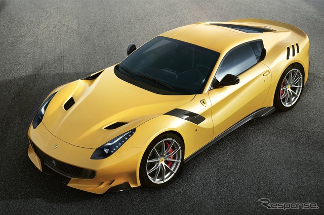 フェラーリ F12 tdf（2015年）