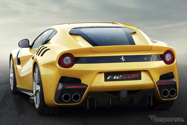 フェラーリ F12 tdf（2015年）