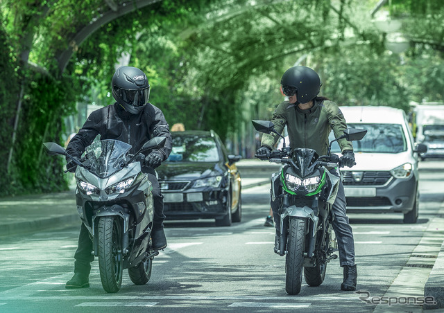 カワサキ Ninja e-1とZ e-1