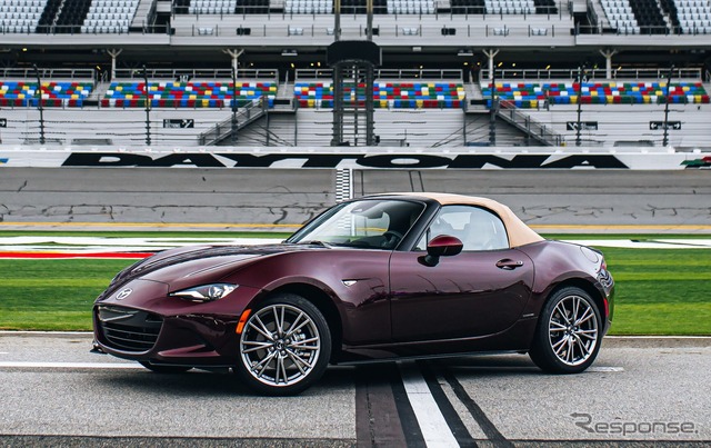 マツダ『MX-5ミアタ』（日本名：『ロードスター』）の35周年記念車